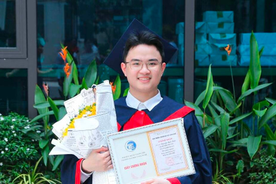 Thủ khoa Đại học Công nghệ sở hữu 3 công bố quốc tế về AI