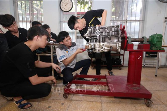 Gỡ nút thắt để giáo dục nghề nghiệp không còn là 'lựa chọn thứ hai'