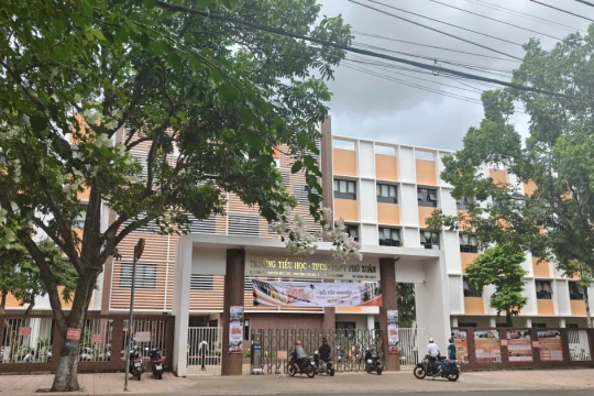 Vì sao nhiều học sinh Đắk Lắk rút hồ sơ tuyển sinh lớp 10 khỏi trường tư thục?