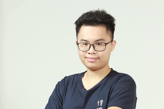 Cựu huy chương bạc IMO giành học bổng tiến sĩ Toán