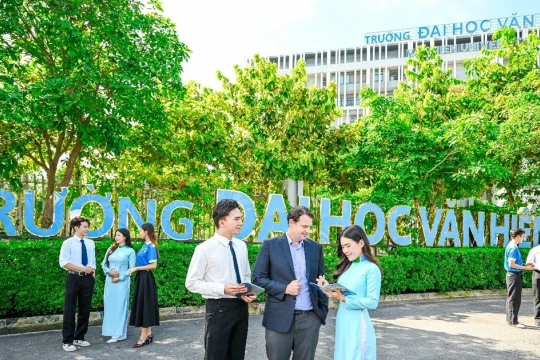Đăng ký nguyện vọng vào Văn Hiến, thí sinh nhận hỗ trợ đến 60% học phí
