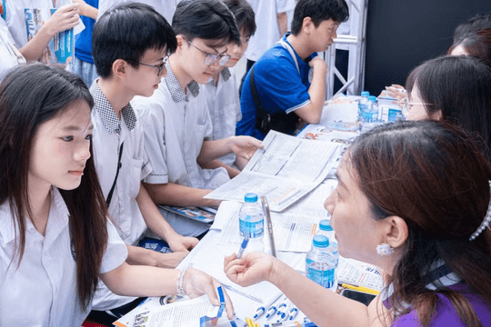 TUYỂN SINH ĐẠI HỌC: Hơn 874.000 thí sinh đăng ký với 7,18 triệu nguyện vọng
