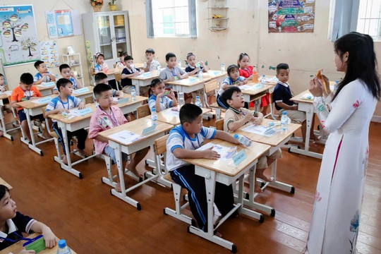 Hà Nội: Phát hiện nhiều trường học thu các khoản "ngoài danh mục"