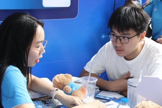 Nộp lệ phí xét tuyển đại học: Hệ thống vận hành thông suốt trong ngày đầu