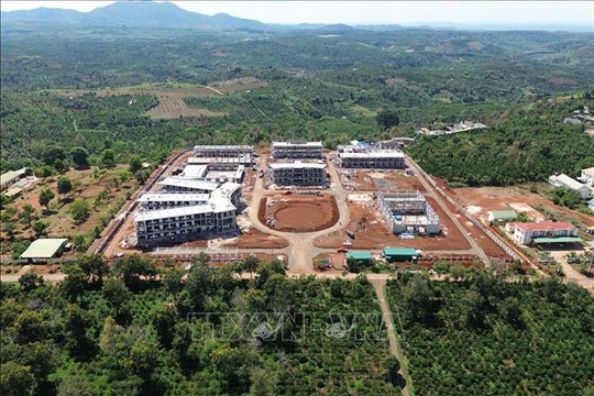 Kịp thời tháo gỡ khó khăn, hoàn thành 100 trường học vùng biên trước ngày 30/8