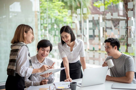 Cuối tháng 7 Dương, Thần Tài hoan hỉ cho 4 tuổi này sắm VÀNG tích trữ, tiền bạc công danh có đủ!