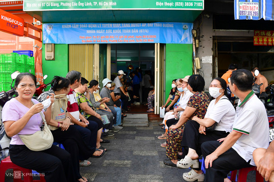 TP HCM đề xuất miễn phí BHYT cho người từ 60 tuổi