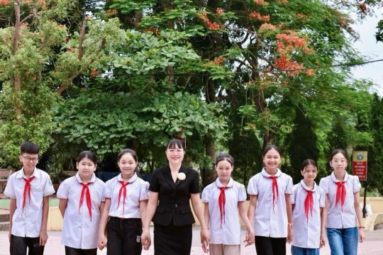Lần đầu tiên quy định về nhà giáo hợp đồng toàn thời gian sau khi nghỉ hưu