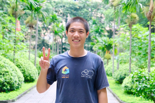 Chàng trai tốt nghiệp thủ khoa Toán với điểm cao kỷ lục