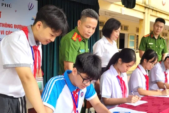 Xây dựng lá chắn số cho học sinh