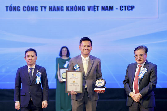 Vietnam Airlines nối dài 11 năm liên tiếp trong Top 10 Nhãn hiệu nổi tiếng Việt Nam