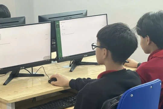 Bẫy 'việc nhẹ lương cao' bủa vây giới trẻ