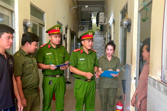 Tất cả người dân chú ý quy định kiểm tra cư trú đột xuất của công an đã chính thức áp dụng