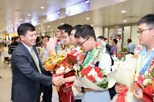 Đội tuyển Toán học Việt Nam trở về với thành tích 6/6 học sinh đoạt huy chương