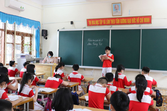 Từng bước xây dựng mô hình trường học xanh
