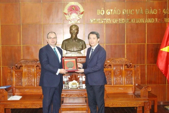 Thúc đẩy hợp tác với AUF, nâng cao chất lượng giáo dục đại học Việt Nam