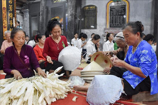 Hà Nội: Ra mắt trung tâm học tập cộng đồng điểm tại đình làng Chuông