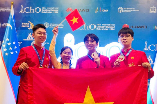 Một lớp có 3 học sinh cùng giành Huy chương Vàng Olympic quốc tế