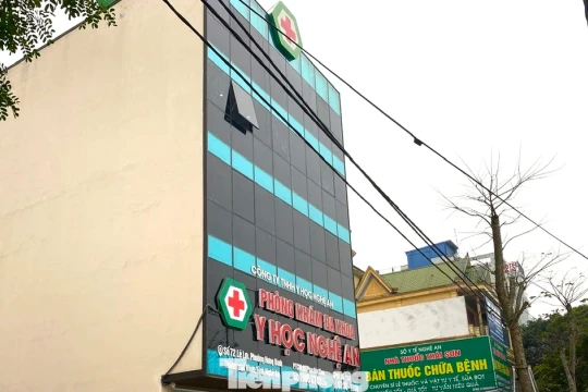 Vụ phòng khám bơm sữa đậu nành vào niệu đạo: Từng bị Sở Y tế Nghệ An đình chỉ hoạt động có thời hạn