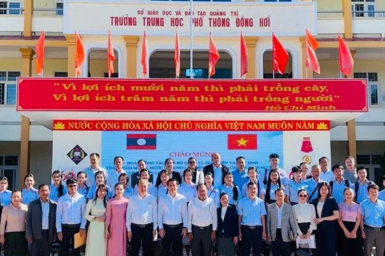 Tăng cường kết nối giáo dục giữa Quảng Trị và tỉnh Khăm Muồn