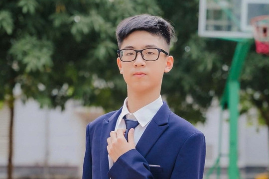 Nam sinh lớp 11 đạt điểm tuyệt đối 5 môn dự bị đại học