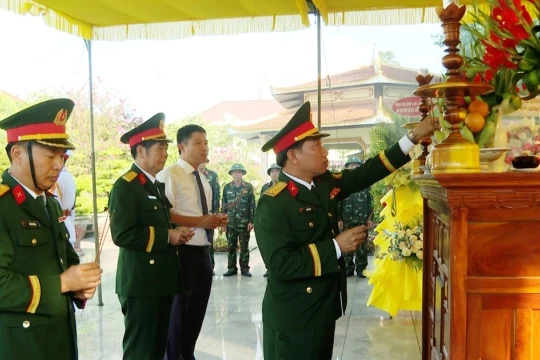 An táng hài cốt liệt sĩ vừa tìm thấy tại TP Huế