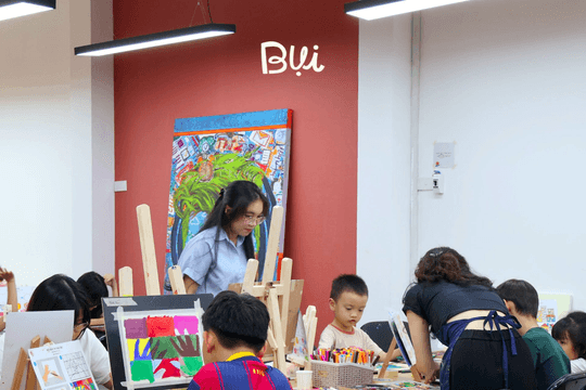 Lớp học vẽ giúp bé phát triển điều gì mà trường học không dạy được?