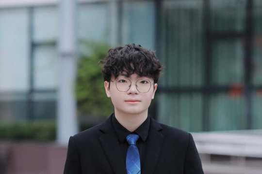 Nam sinh chuyên ngữ giành học bổng STEM của ĐH Thanh Hoa