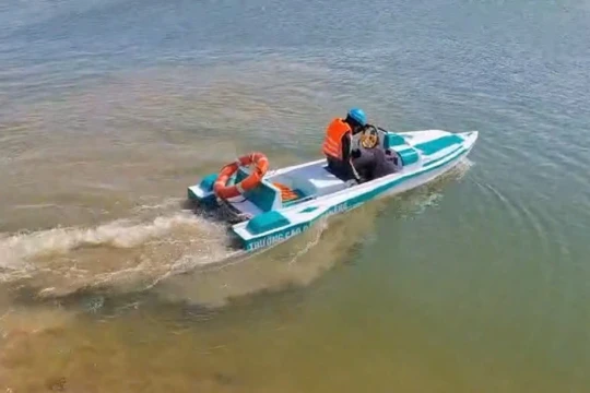 Đưa ý tưởng từ giảng đường thành thuyền cứu hộ cho vùng lũ