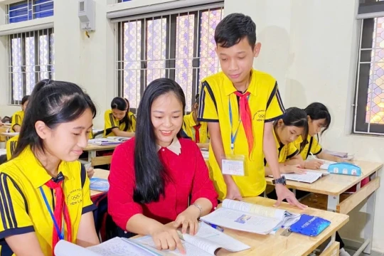 Quy định chuyển hạng đối với giáo viên THCS