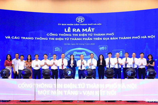 Hà Nội ra mắt Cổng thông tin điện tử thành phố và hệ thống 140 trang thông tin điện tử