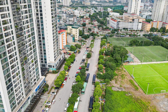 Đường hơn 1km ở Hà Nội dang dở gần 10 năm, dân sống mòn mỏi trong vùng quy hoạch