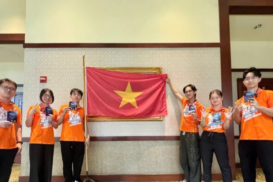Nam sinh chuyên Anh vào top 9 thế giới cuộc thi Tin học văn phòng