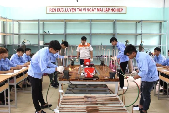 Phát triển giáo dục nghề nghiệp tạo sinh kế bền vững vùng khó Phú Thọ