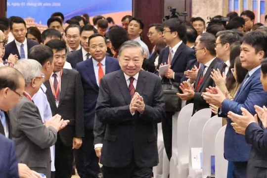 Tổng Bí thư, Chủ tịch nước Tô Lâm dự, phát biểu chỉ đạo Hội nghị Ngoại giao lần thứ 33