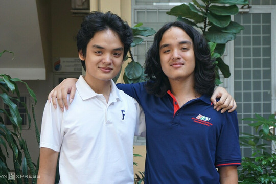 Anh em sinh đôi cùng đạt 9.0 IELTS