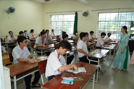 Trước thềm năm học mới: Giáo dục tăng tốc từ vùng biên đến đô thị