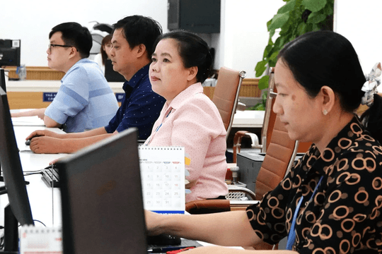 Thủ tục, hồ sơ bổ nhiệm lại, kéo dài thời gian lãnh đạo, quản lý đến tuổi nghỉ hưu