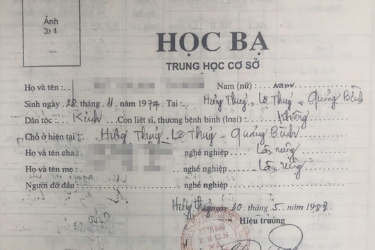 Vụ lãnh đạo xã chưa tốt nghiệp cấp 2 đã học lớp 10: Bất thường trong học bạ