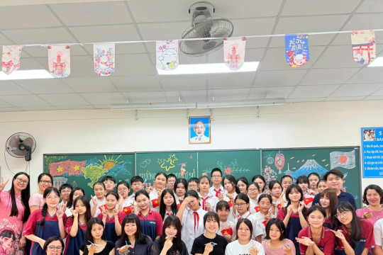 Học sinh Nhật Bản giao lưu văn hóa với học sinh Thủ đô