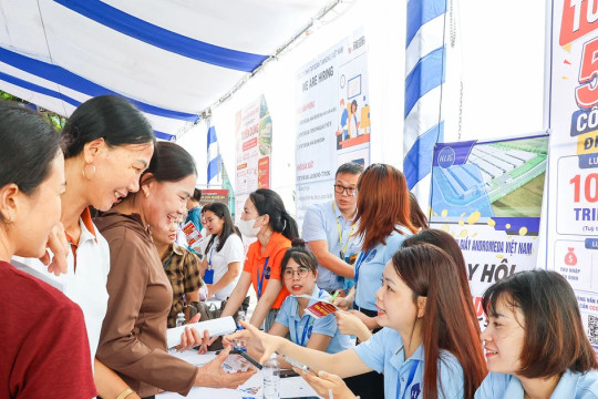 Tạo việc làm tại chỗ, xây dựng thị trường lao động bền vững