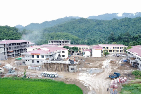 Thi công ngày đêm đưa trường nội trú vùng biên về đích trước năm học mới
