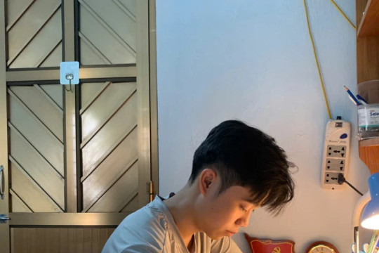 Vượt nỗi đau mất cha, nam sinh đạt 29 điểm khối A00 thấp thỏm ước mơ giảng đường