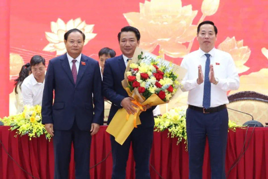 Phê chuẩn nhân sự Bộ Nội vụ và 2 tỉnh