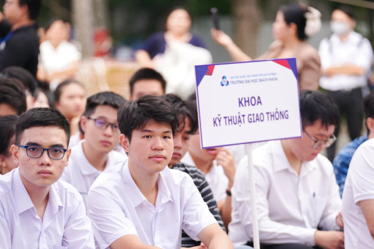 Trường ĐH Bách khoa TPHCM công bố điểm chuẩn, cao nhất ở ngành Kỹ thuật Bán dẫn