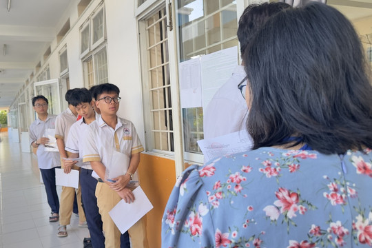 83 điểm vẫn lo trượt Bách khoa, thí sinh "mất ăn mất ngủ" chờ điểm chuẩn