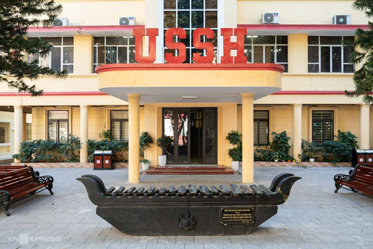 Điểm chuẩn ĐH Khoa học Xã hội và Nhân văn Hà Nội giảm mạnh