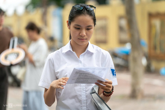 Hai lý do khiến điểm chuẩn khối ngành xã hội 'lao dốc'