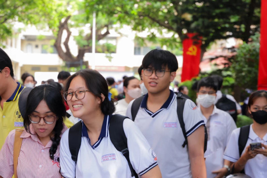 Học bổng tạo lực đẩy, điểm chuẩn khoa học cơ bản, công nghệ - kỹ thuật bứt lên