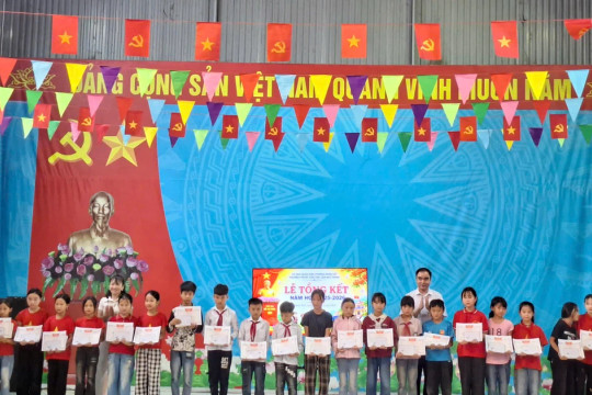 Giữ lửa gieo chữ nơi vùng cao Lản Nhì Thàng